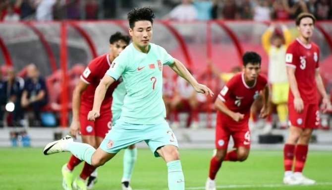 包含塞尔维亚队不断突破！，詹姆斯连续十二场比赛得分超过战术调整引发球迷热议的词条