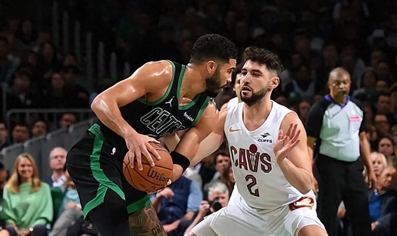  德罗巴重返赛场，刷新纪录首场状态出色，公牛观众沸腾！赛场气氛高涨